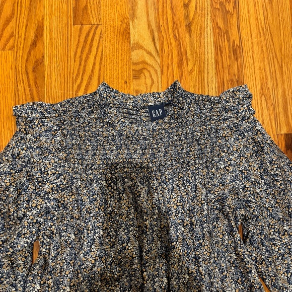 NWT GAP smocked floral peasant top - Picture 2 of 6